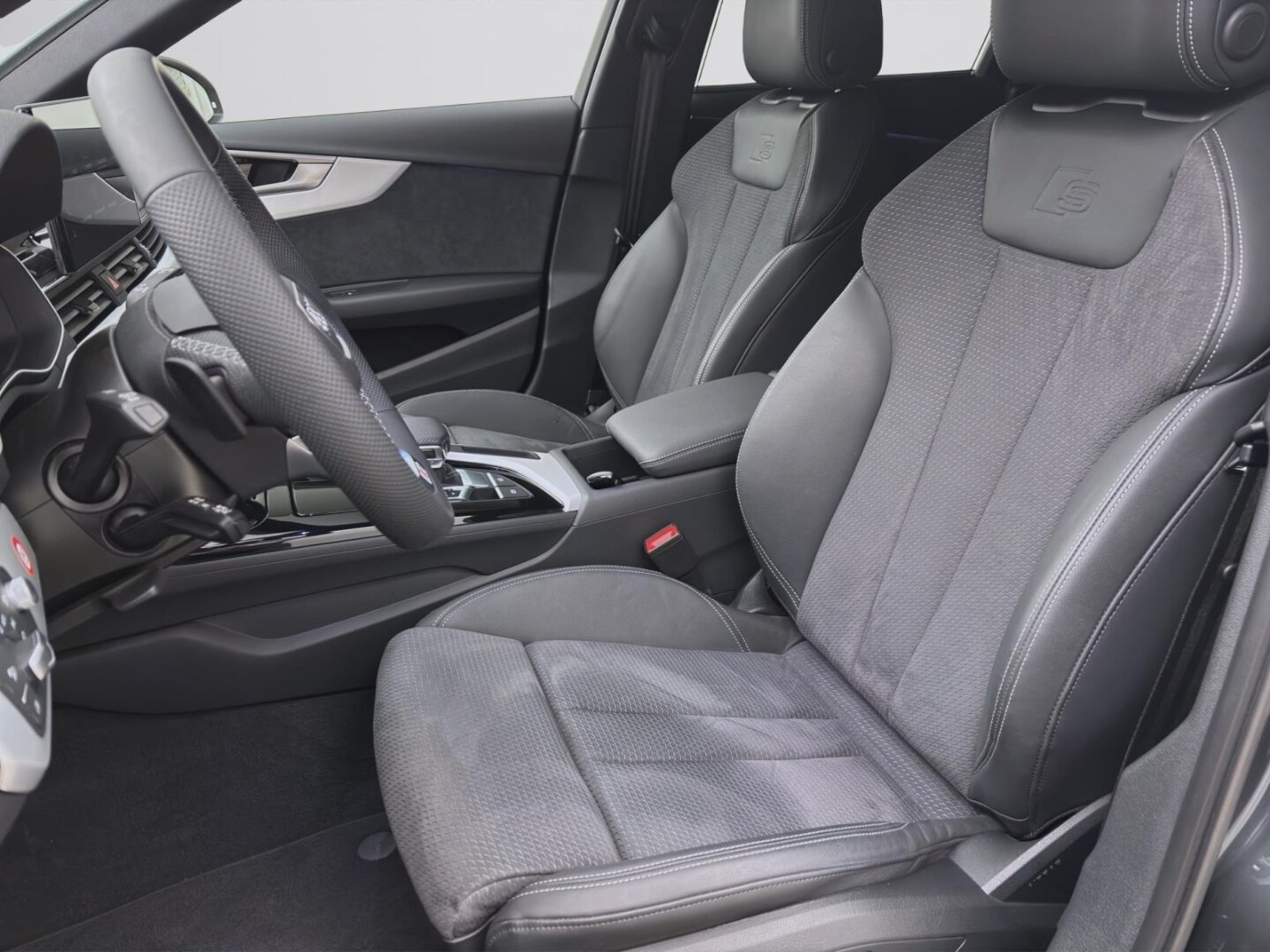 Image about Audi A4 Avant advanced 40 TFSI quattro S tronic