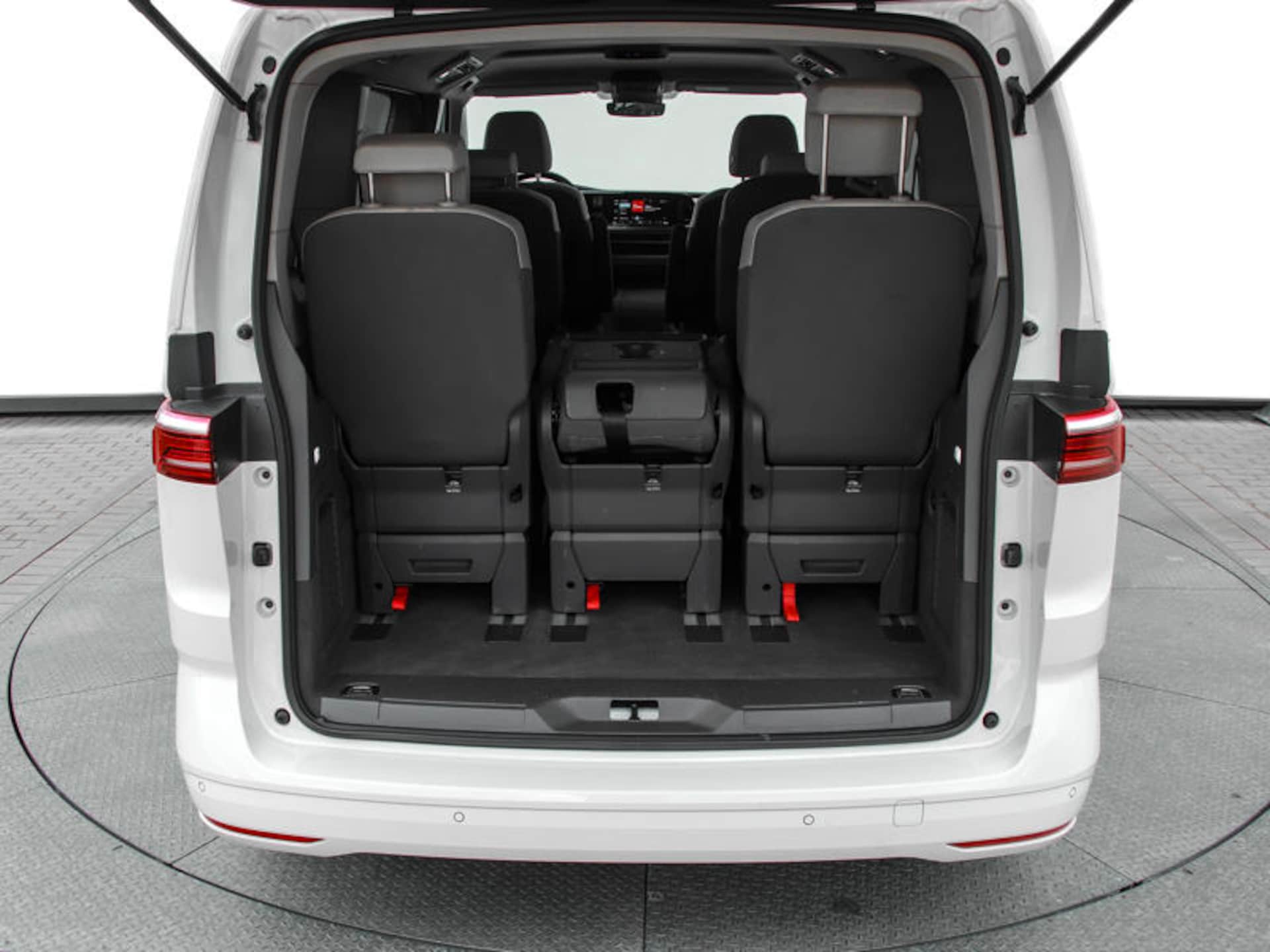 Volkswagen Multivan Model bazowy
