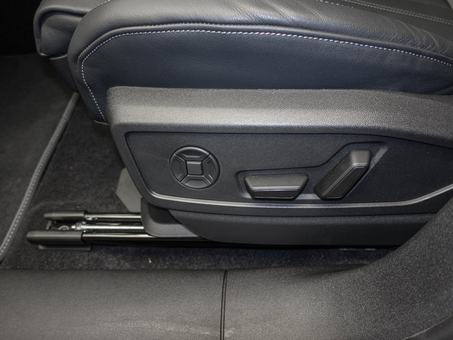 Audi Q5 Sportback edition one