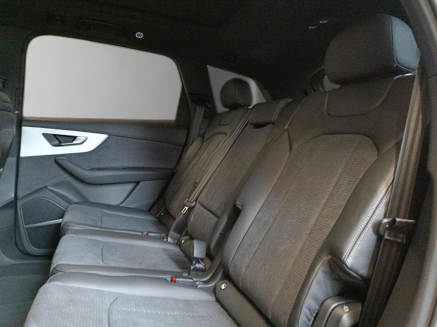 Bild über Audi Q7 SUV S line business TDI quattro 210 kW tiptronic - für weitere Informationen kontaktieren Sie den Audi Partner