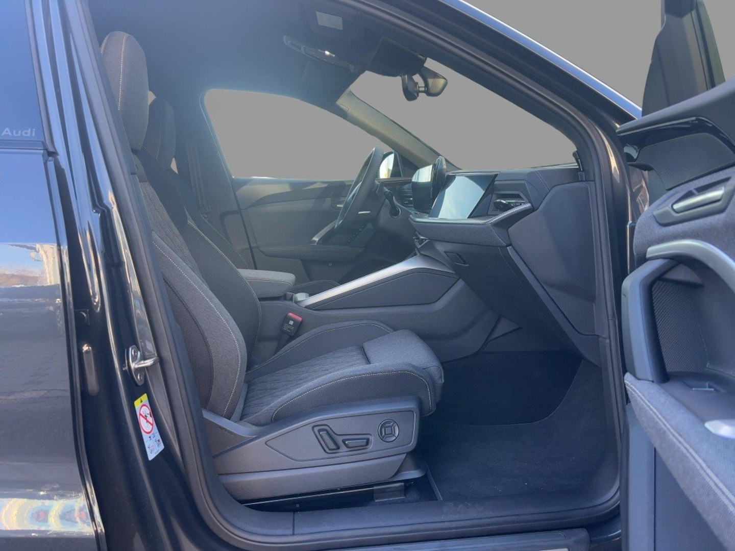 Bild über Audi Q5 SUV TDI quattro 150 kW S tronic - für weitere Informationen kontaktieren Sie den Audi Partner