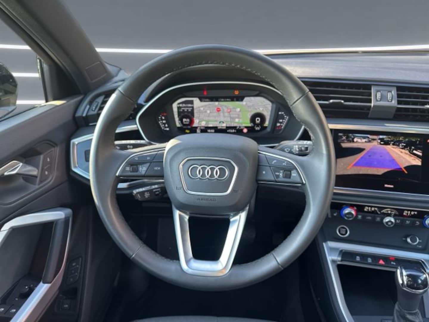 Bild über Audi Q3 TFSI quattro 140 kW S tronic - für weitere Informationen kontaktieren Sie den Audi Partner