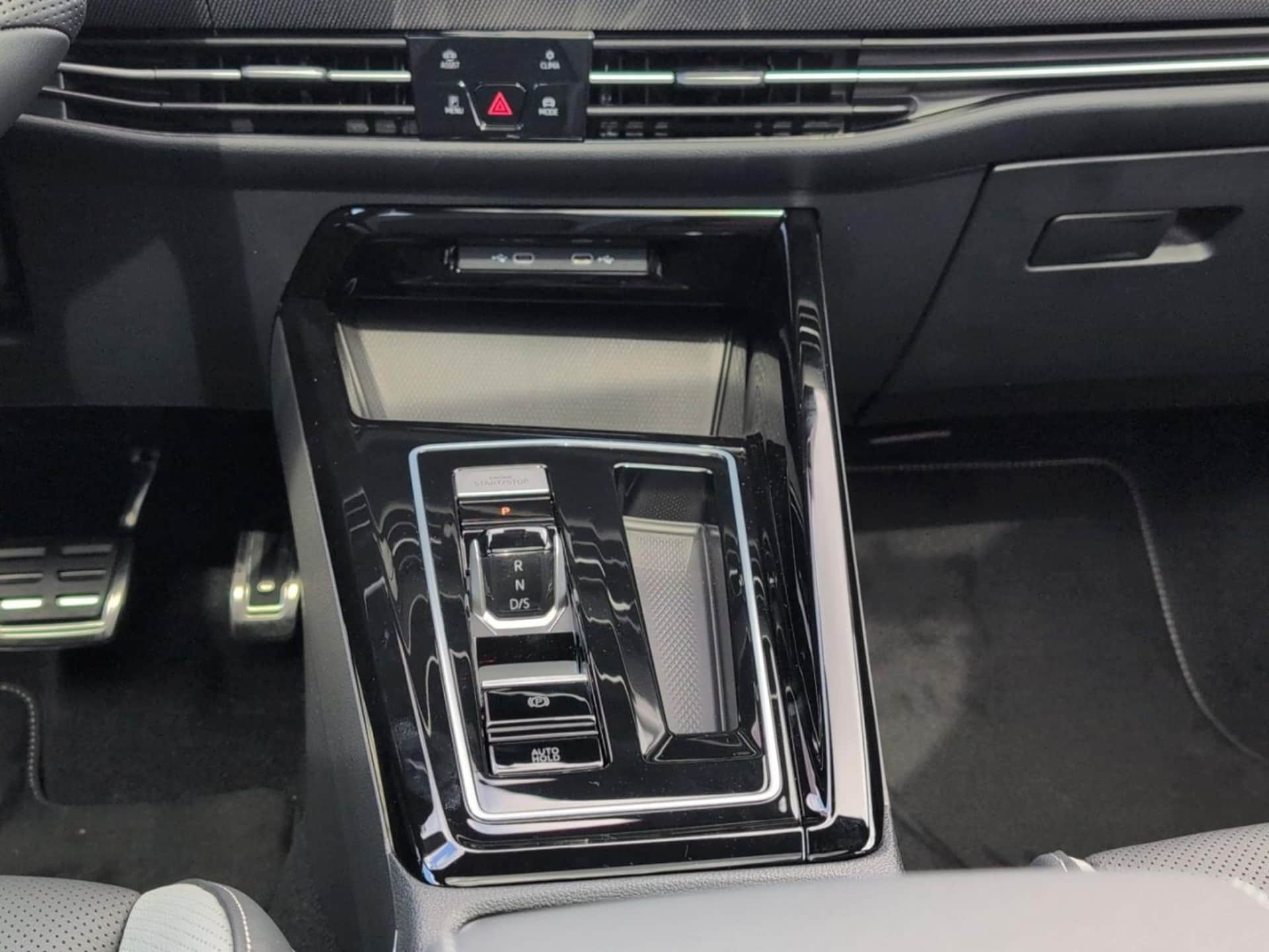 Volkswagen Golf Variant R-Line