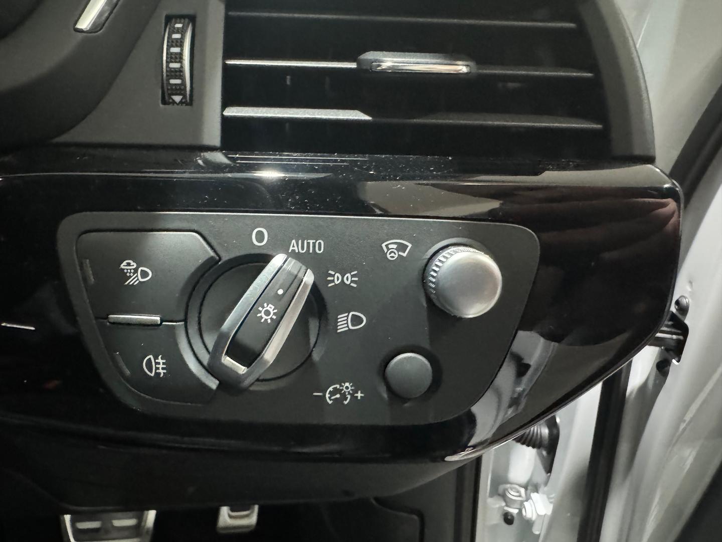 Image about Audi A4 Avant 45 TFSI quattro S line 183 kW S tronic
