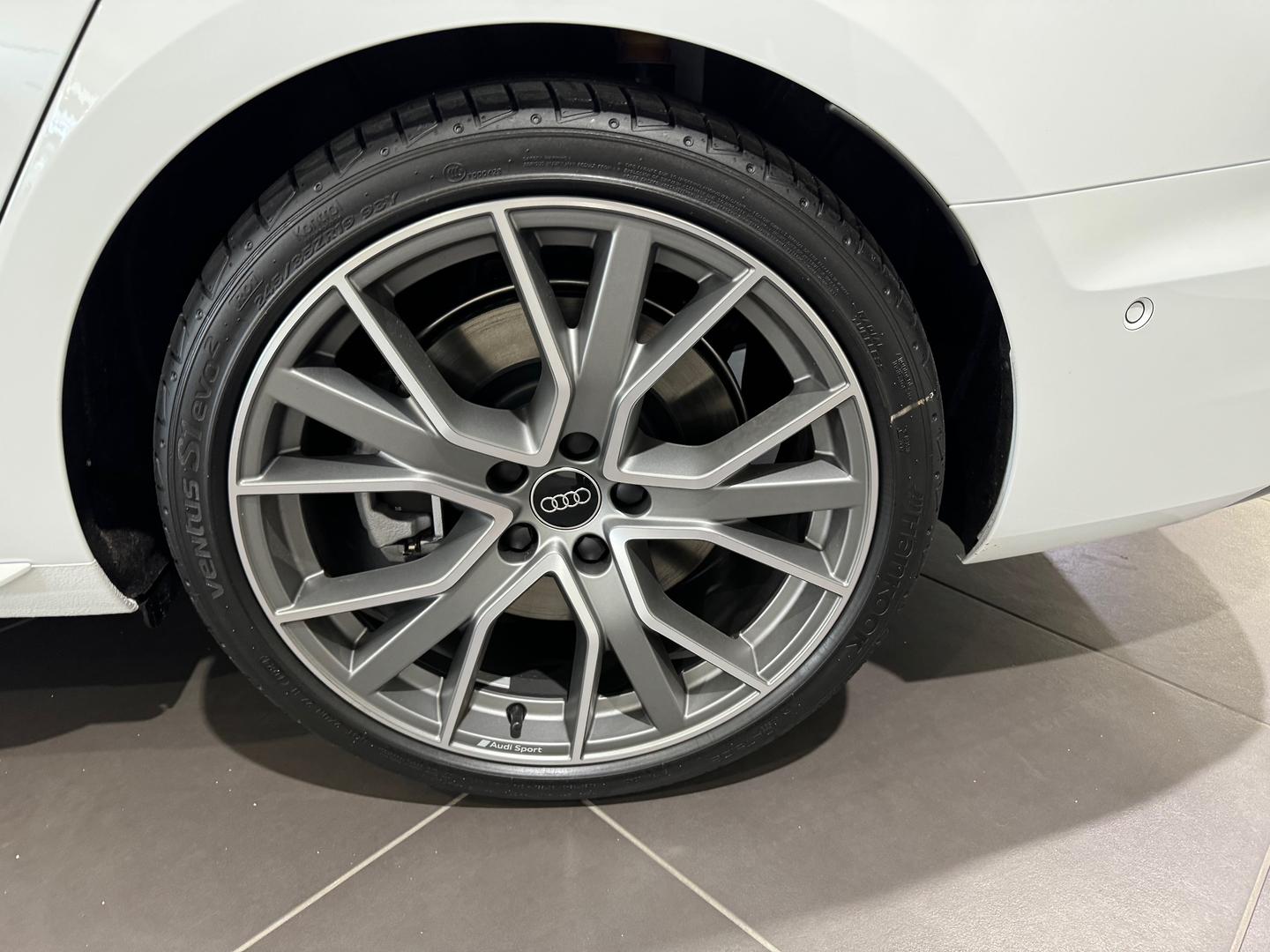 Image about Audi A4 Avant 45 TFSI quattro S line 183 kW S tronic