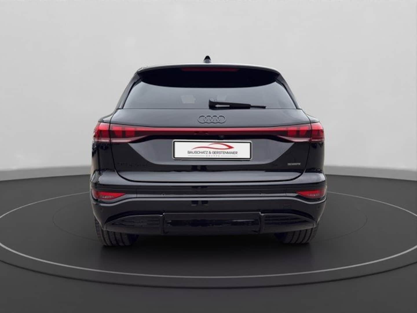 Bild über Audi Q6 SUV e-tron S line business e-tron quattro 315 kW - für weitere Informationen kontaktieren Sie den Audi Partner