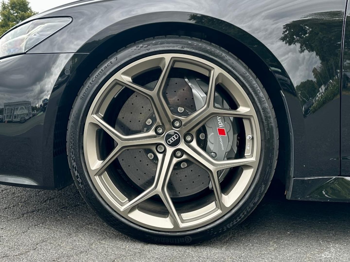 Bild über Audi RS 6 Avant performance quattro tiptronic - für weitere Informationen kontaktieren Sie den Audi Partner