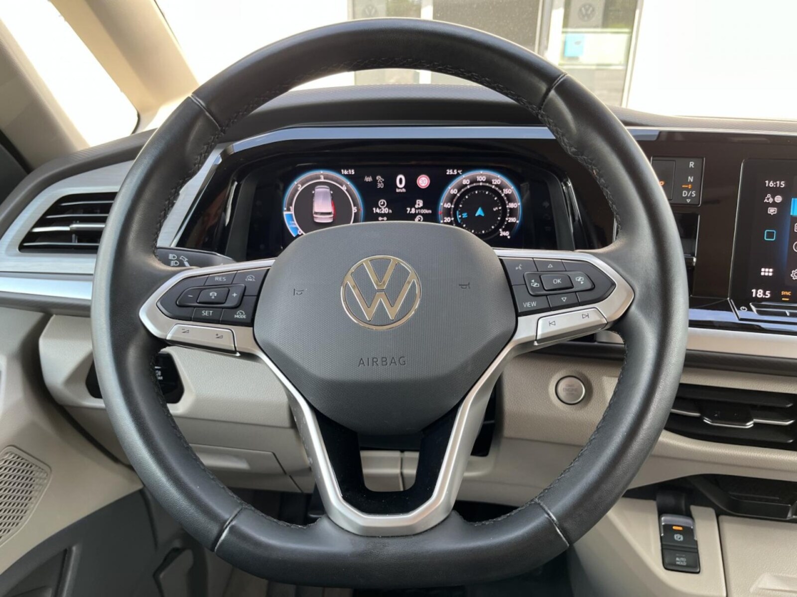 Volkswagen Multivan Langversion – Bild 15
