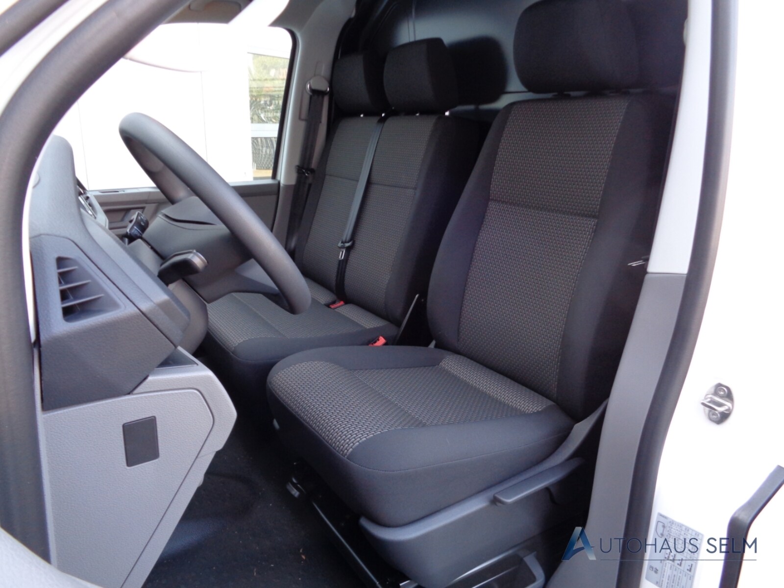Volkswagen T6.1 Transporter Kasten kurzer Radstand – Bild 6