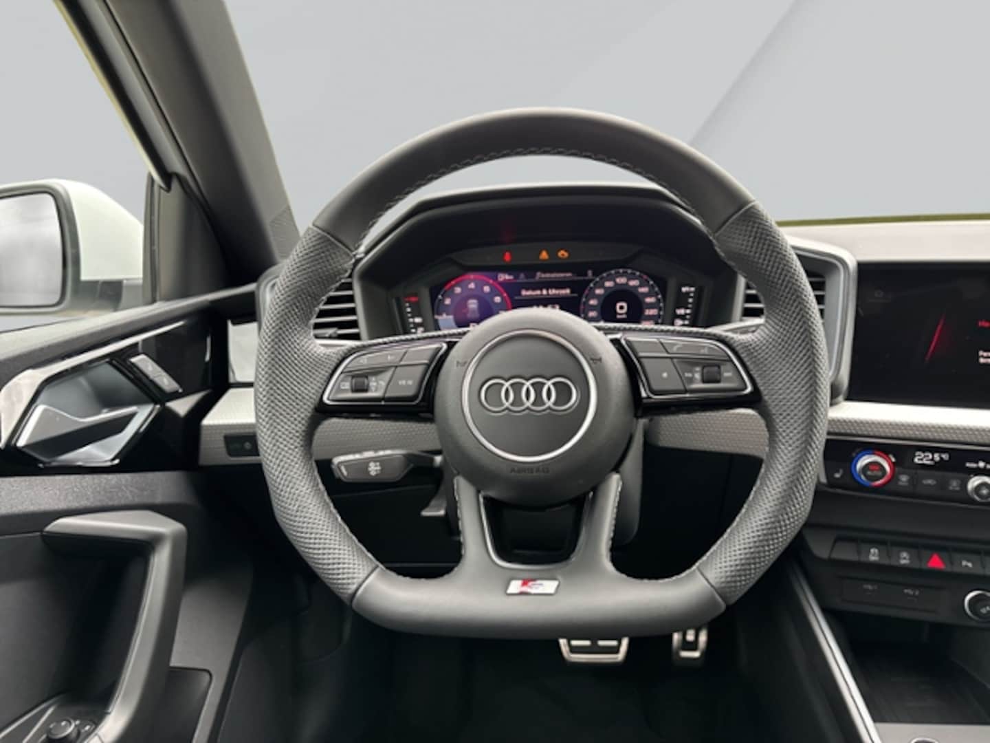 Bild über Audi A1 Sportback S line 35 TFSI S tronic - für weitere Informationen kontaktieren Sie den Audi Partner