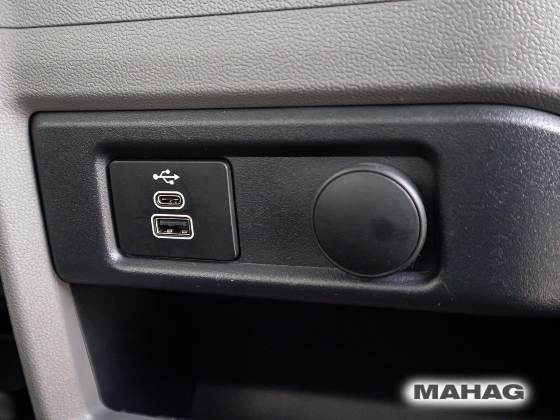 Volkswagen Caravelle Life