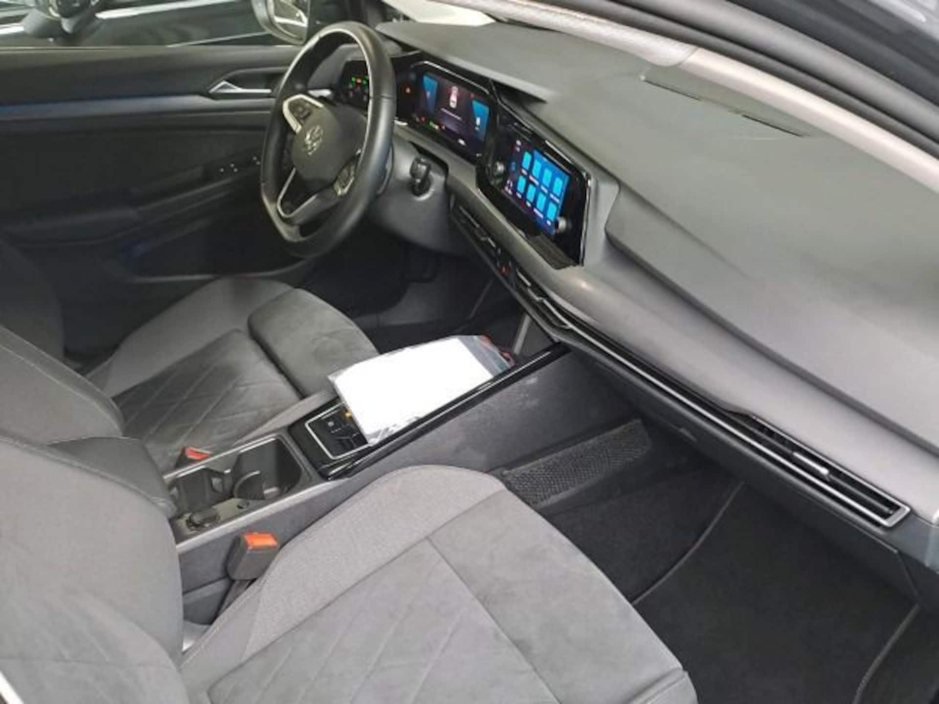 Volkswagen Golf Style