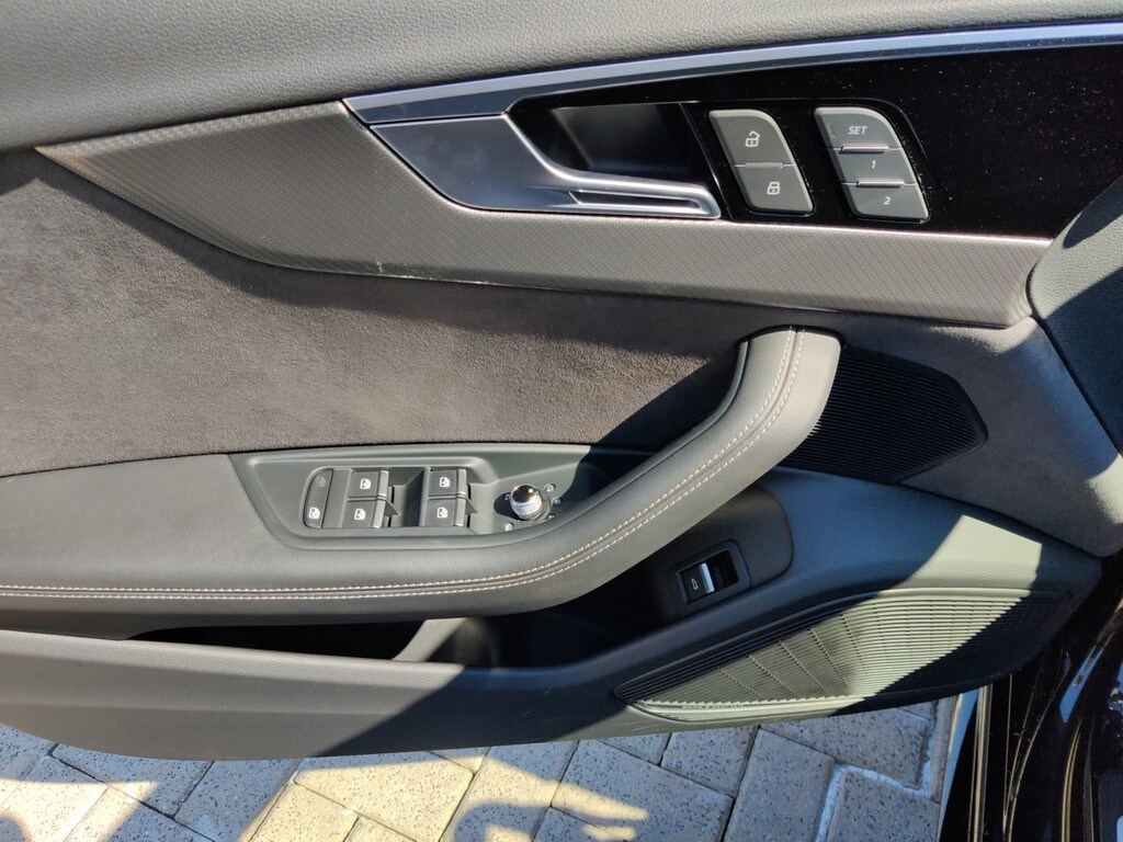 Image about Audi RS 4 Avant TFSI quattro tiptronic