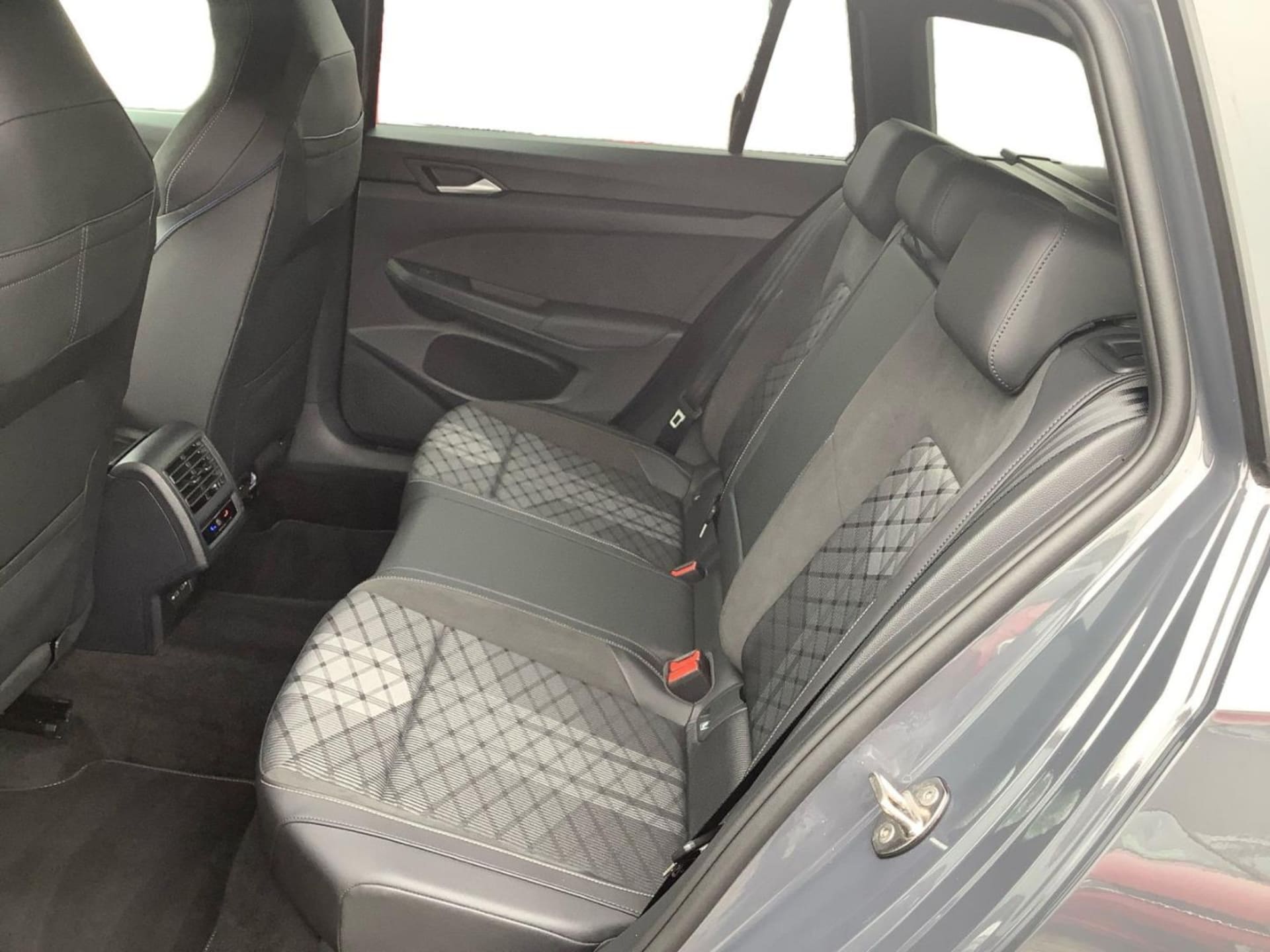 Volkswagen Golf Variant R-Line