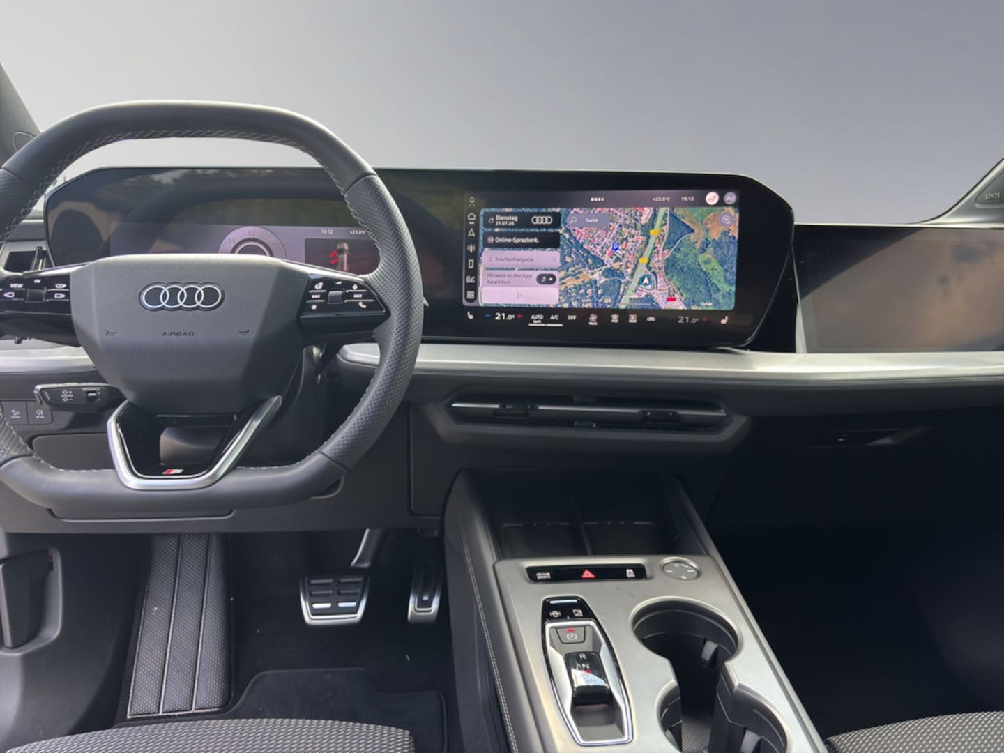 Bild über Audi Q4 SUV e-tron e-tron performance 210 kW - für weitere Informationen kontaktieren Sie den Audi Partner