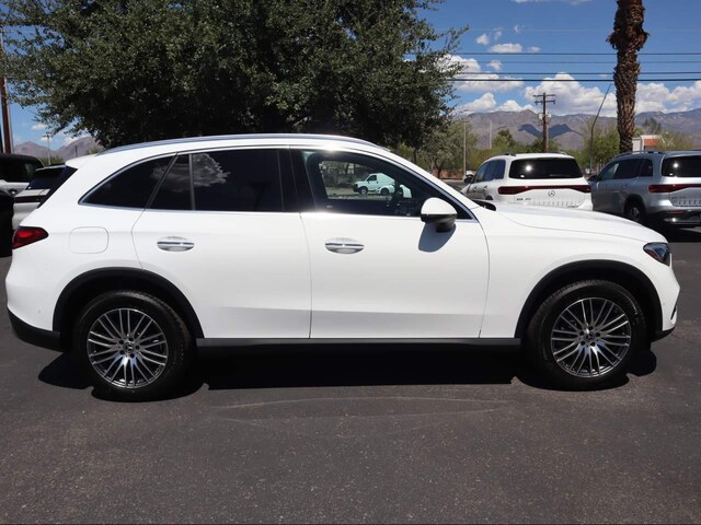 2025 Mercedes-Benz GLC 300