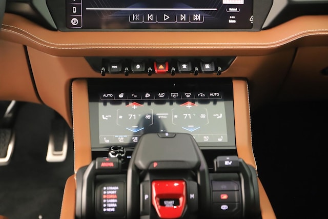 2025 Lamborghini Urus SE - Photo 21