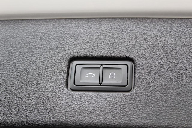 2023 Audi Q8 Premium - Photo 22