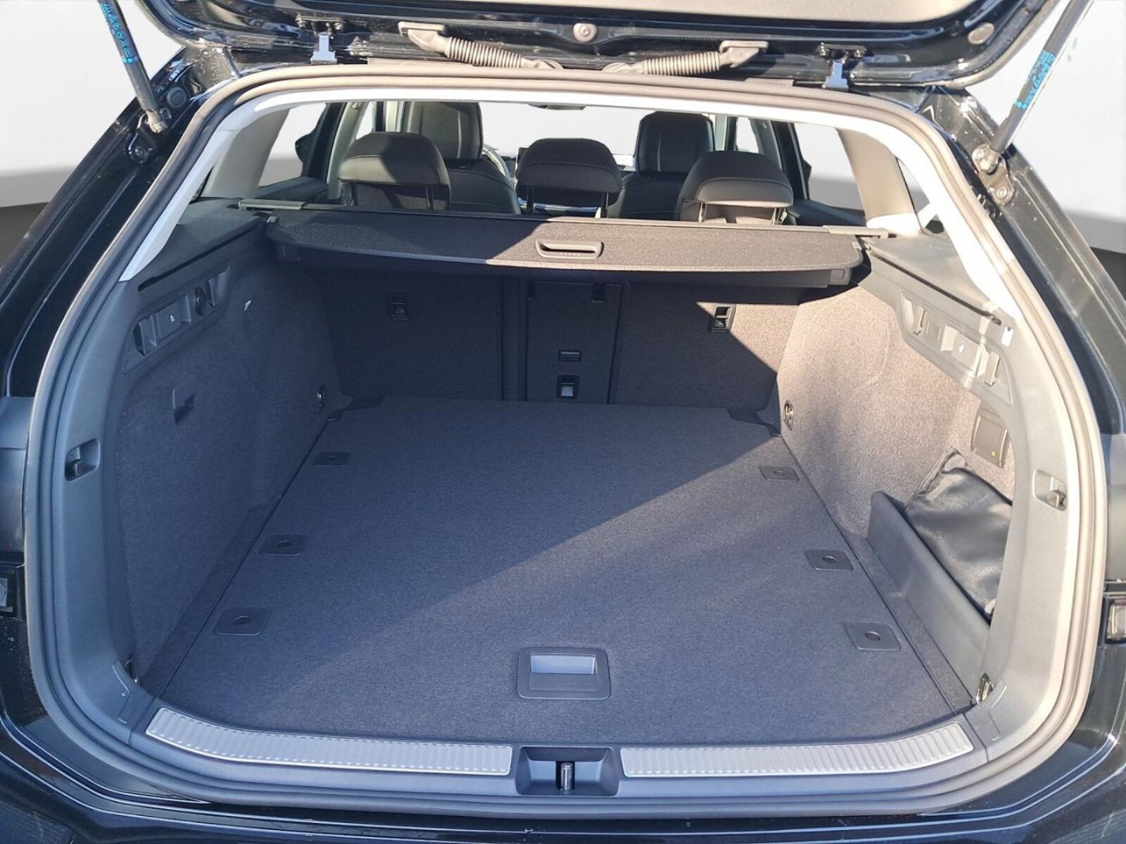 Volkswagen Passat – Bild 11