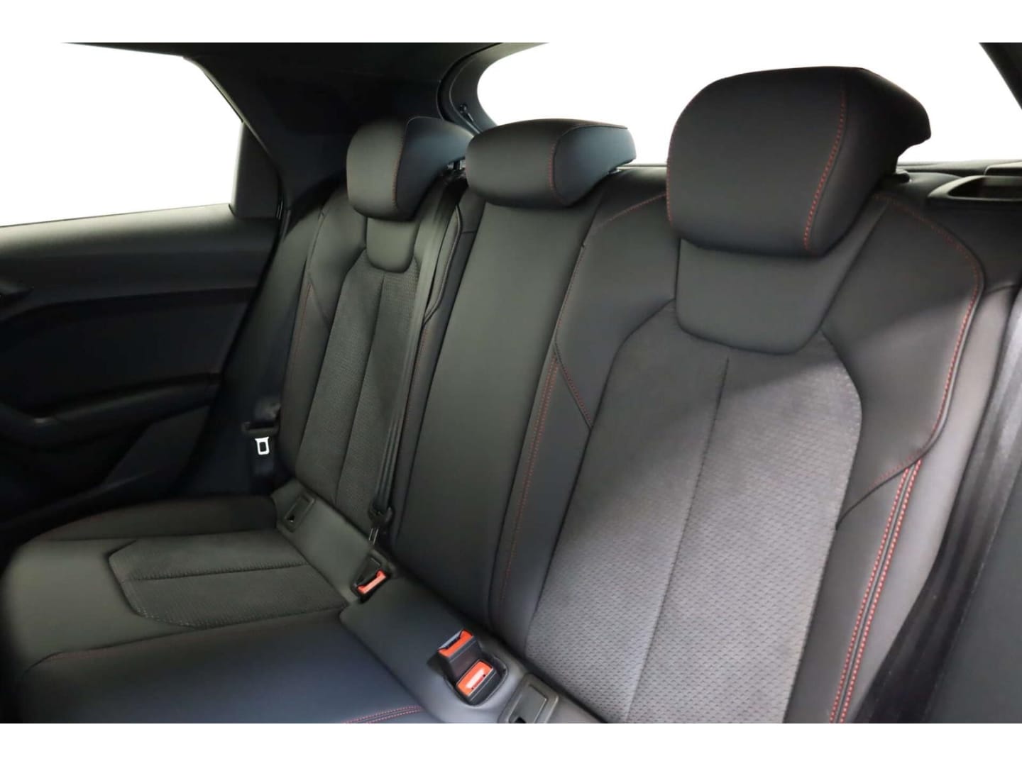 Bild über Audi A1 Sportback S line 40 TFSI S tronic - für weitere Informationen kontaktieren Sie den Audi Partner