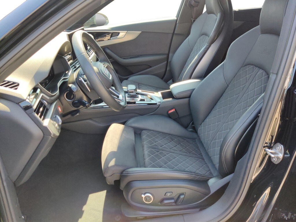 Image about Audi RS 4 Avant TFSI quattro tiptronic