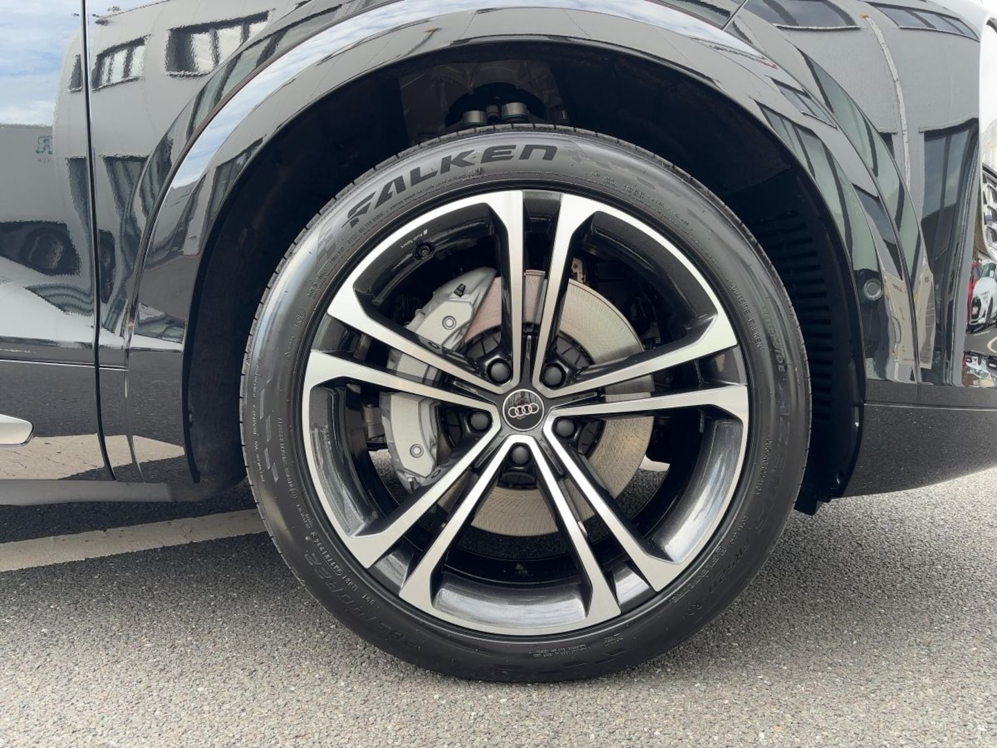 Bild über Audi Q7 SUV TDI quattro 220 kW tiptronic - für weitere Informationen kontaktieren Sie den Audi Partner