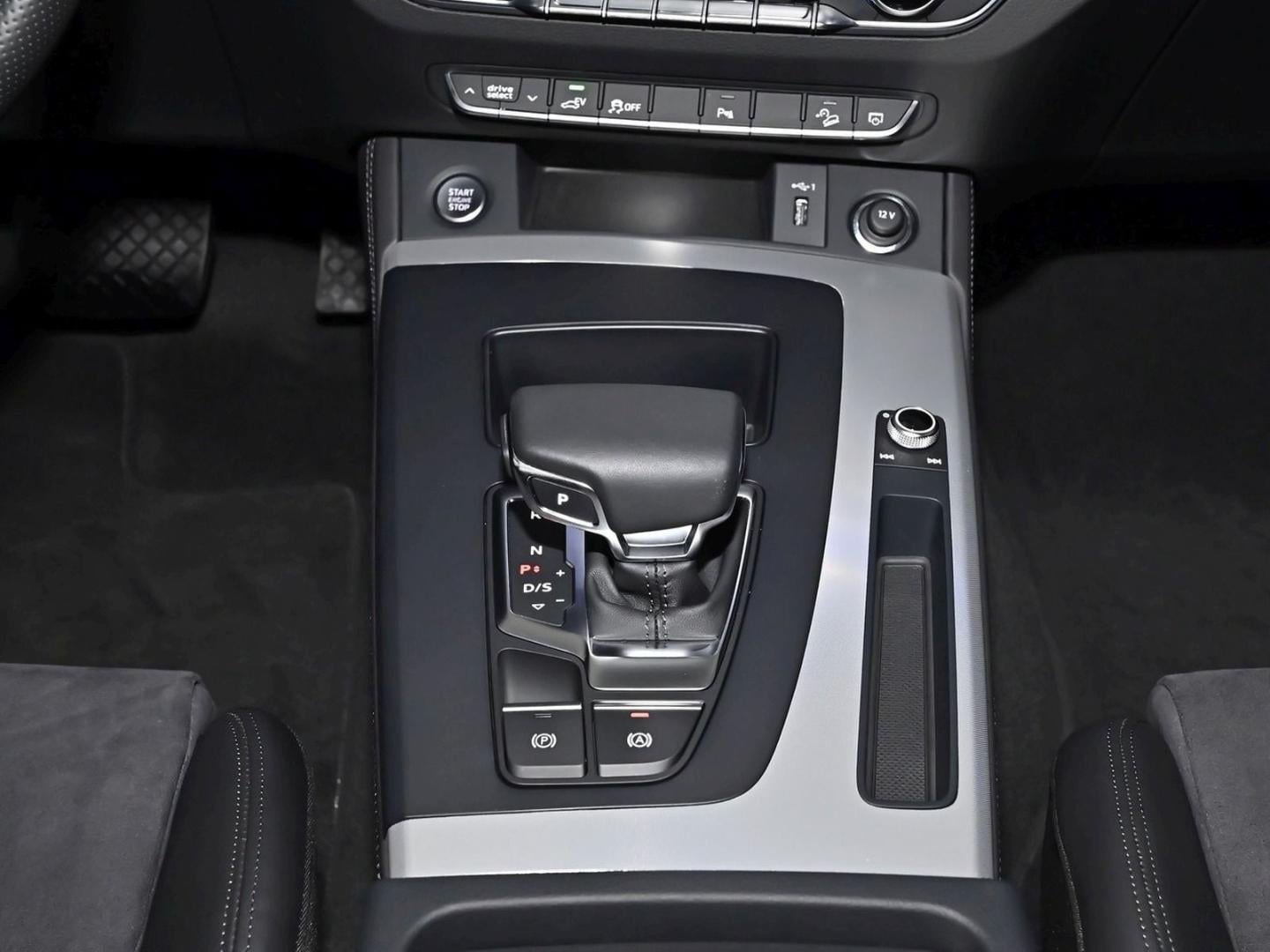 Bild über Audi Q5 Sportback TFSI e S line business 50 TFSI e quattro S tronic - für weitere Informationen kontaktieren Sie den Audi Partner