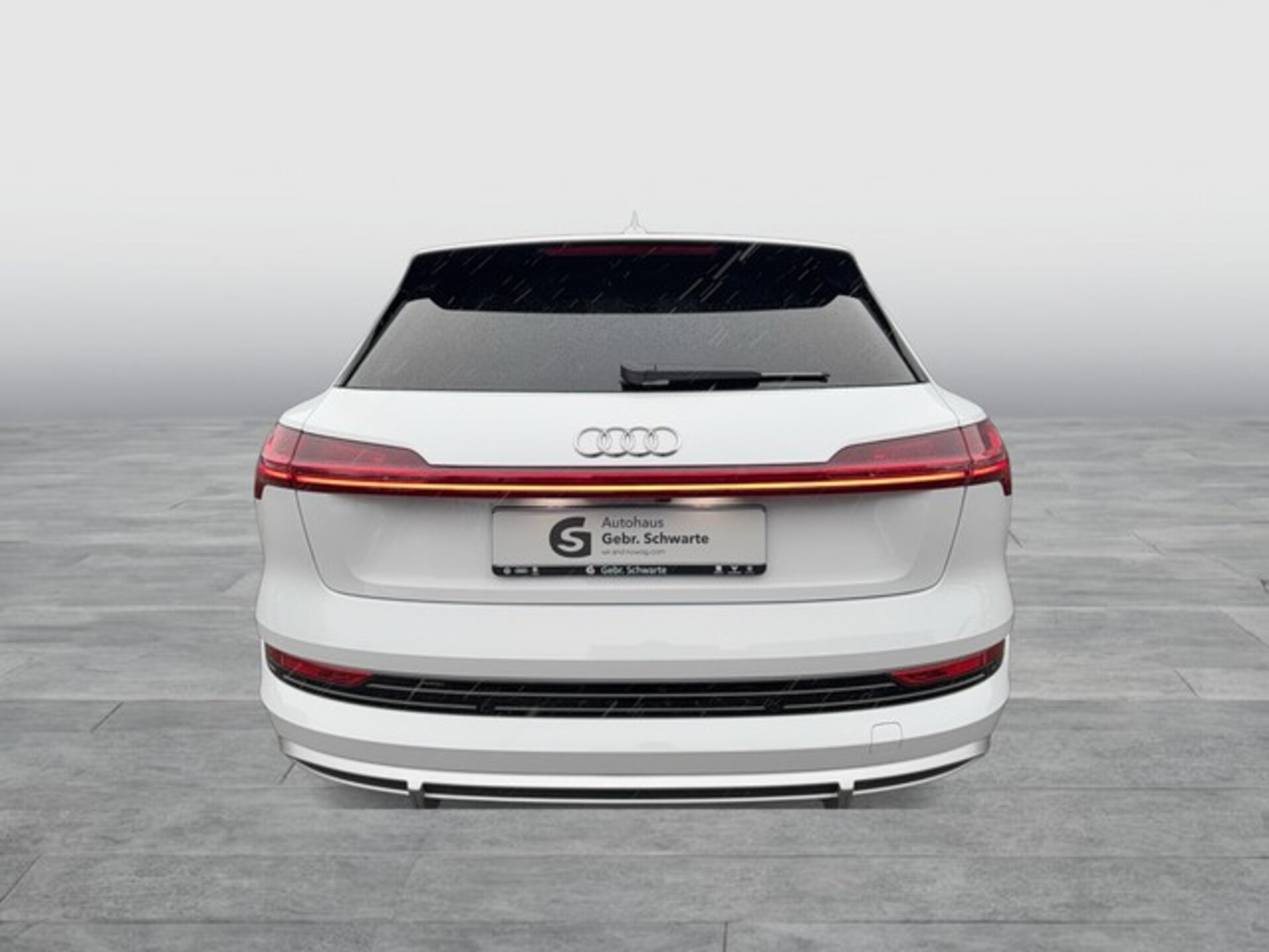 Audi e-tron S line