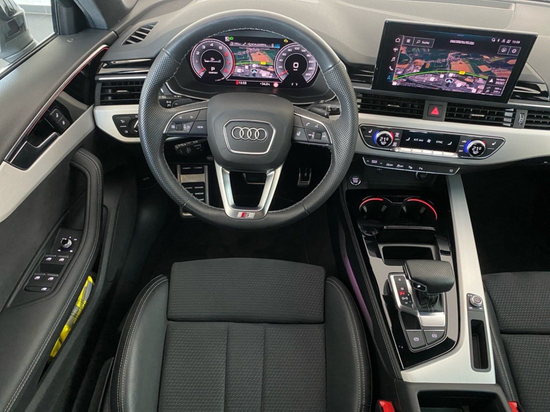 Audi A4 Avant S line