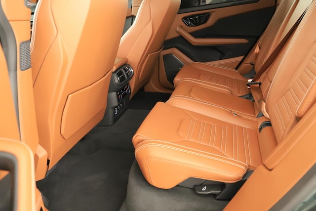 2025 Lamborghini Urus SE - Photo 36