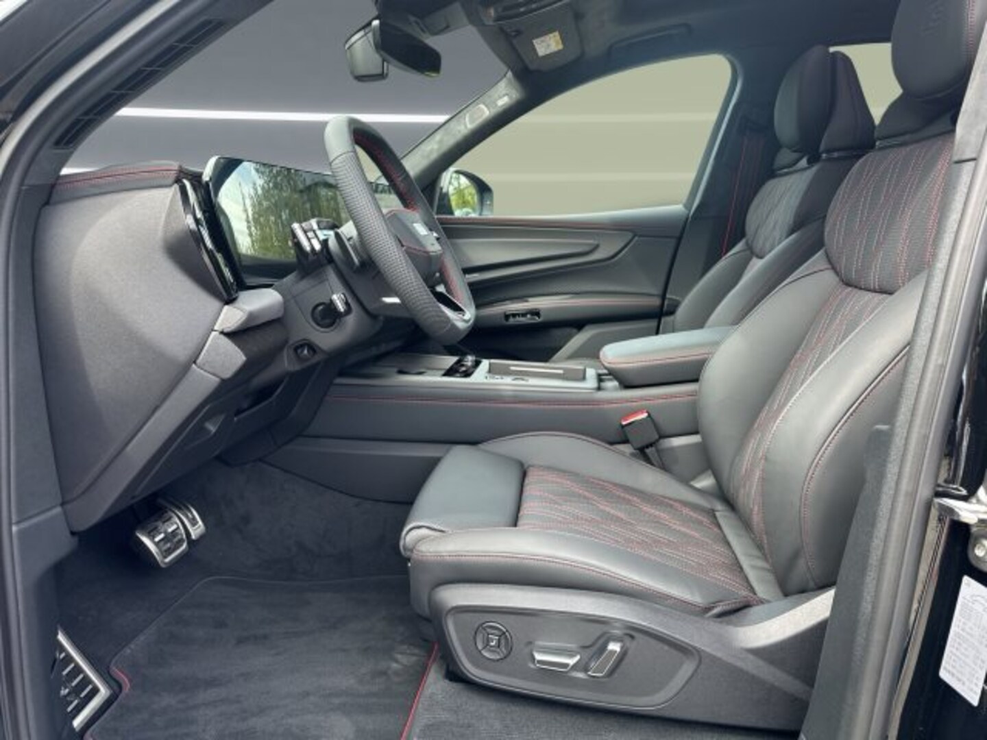 Bild über Audi Q7 SUV TDI quattro 220 kW tiptronic - für weitere Informationen kontaktieren Sie den Audi Partner