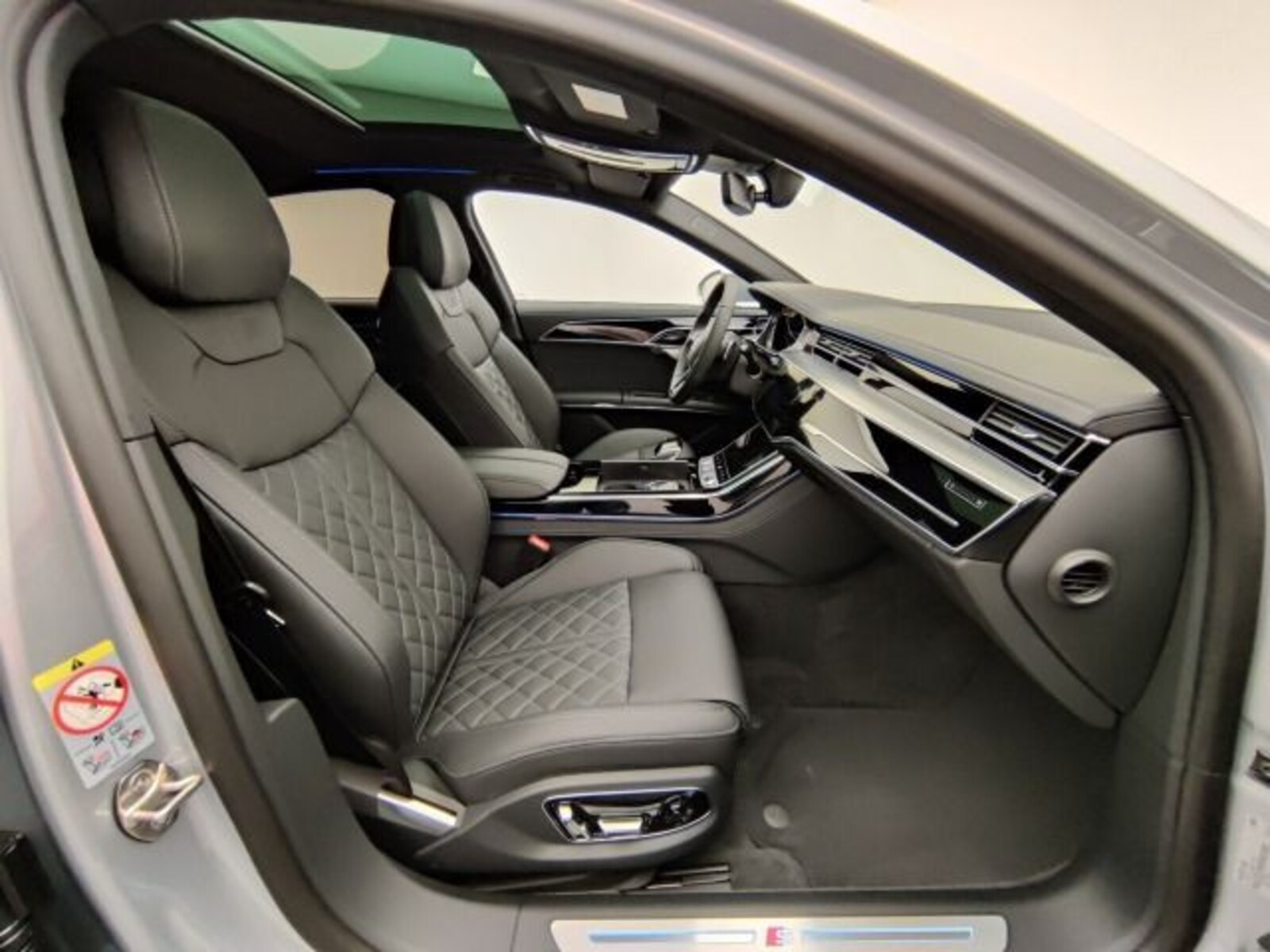 Audi A8 – Bild 13