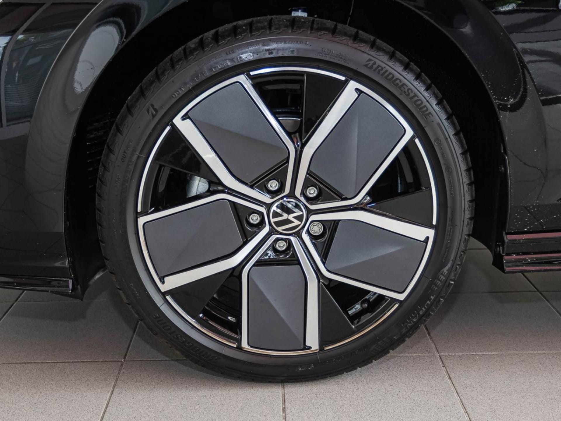 Volkswagen Golf R-Line