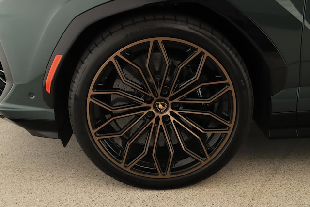 2025 Lamborghini Urus SE - Photo 41