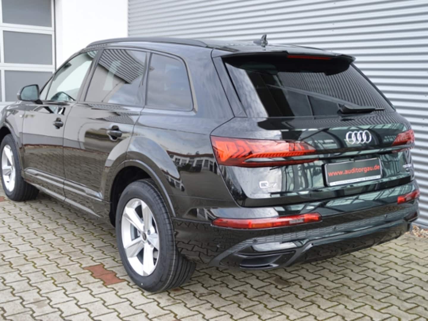 Bild über Audi Q7 competition plus 50 TDI quattro tiptronic - für weitere Informationen kontaktieren Sie den Audi Partner