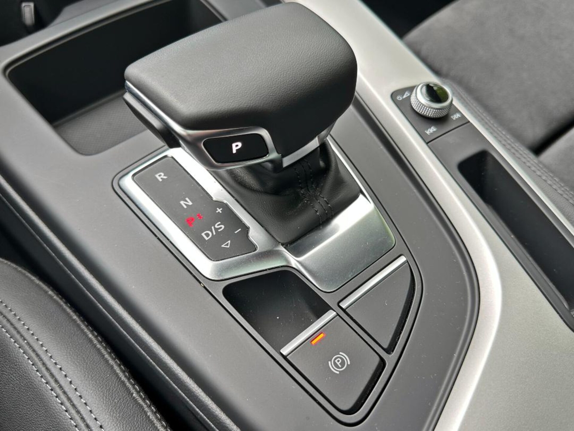 Audi A4 Avant S line
