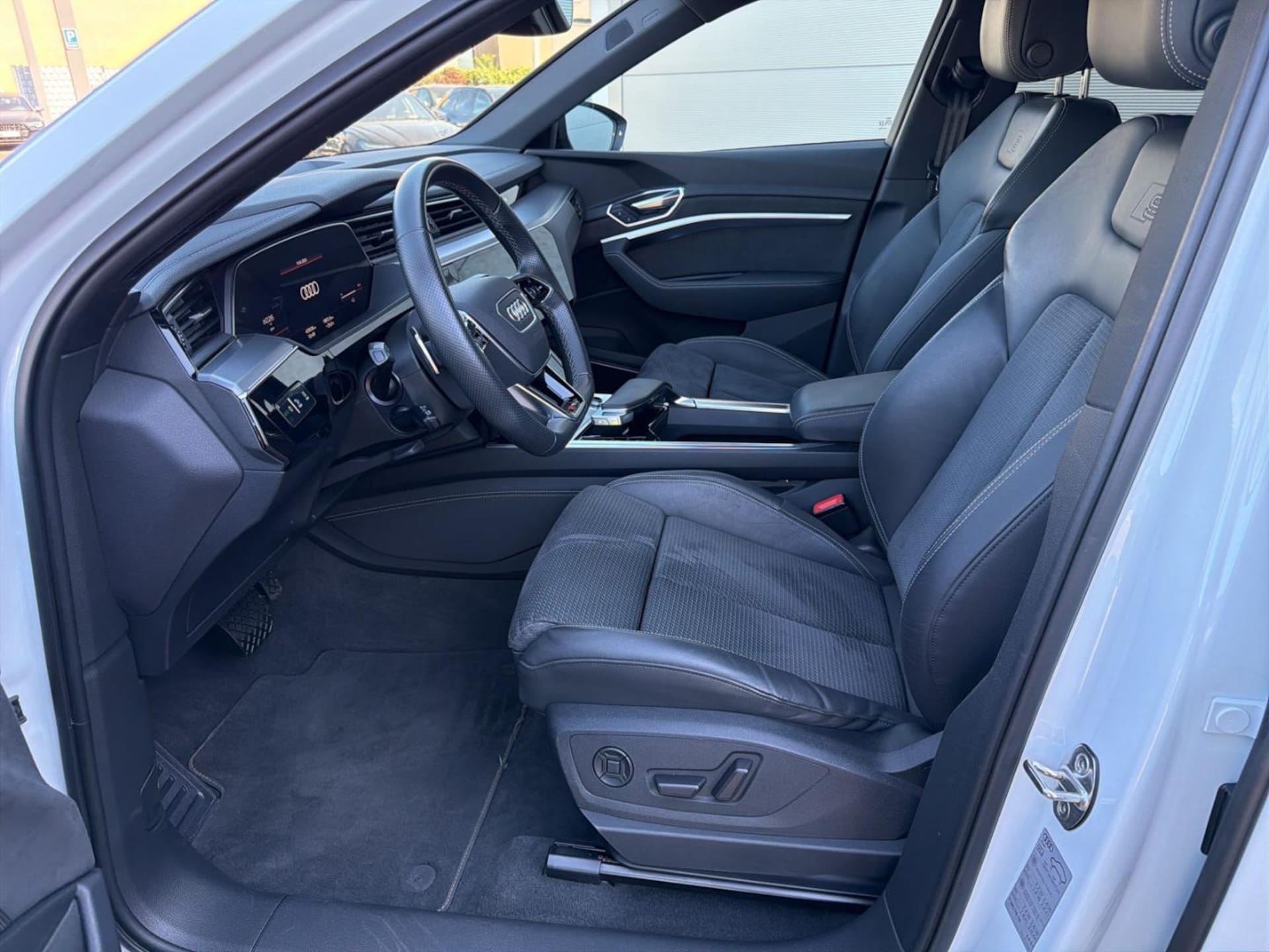 Audi e-tron S