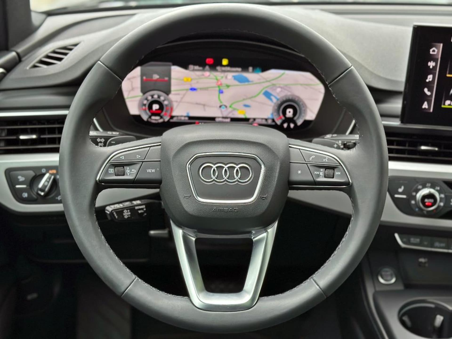 Audi A4 Avant S line
