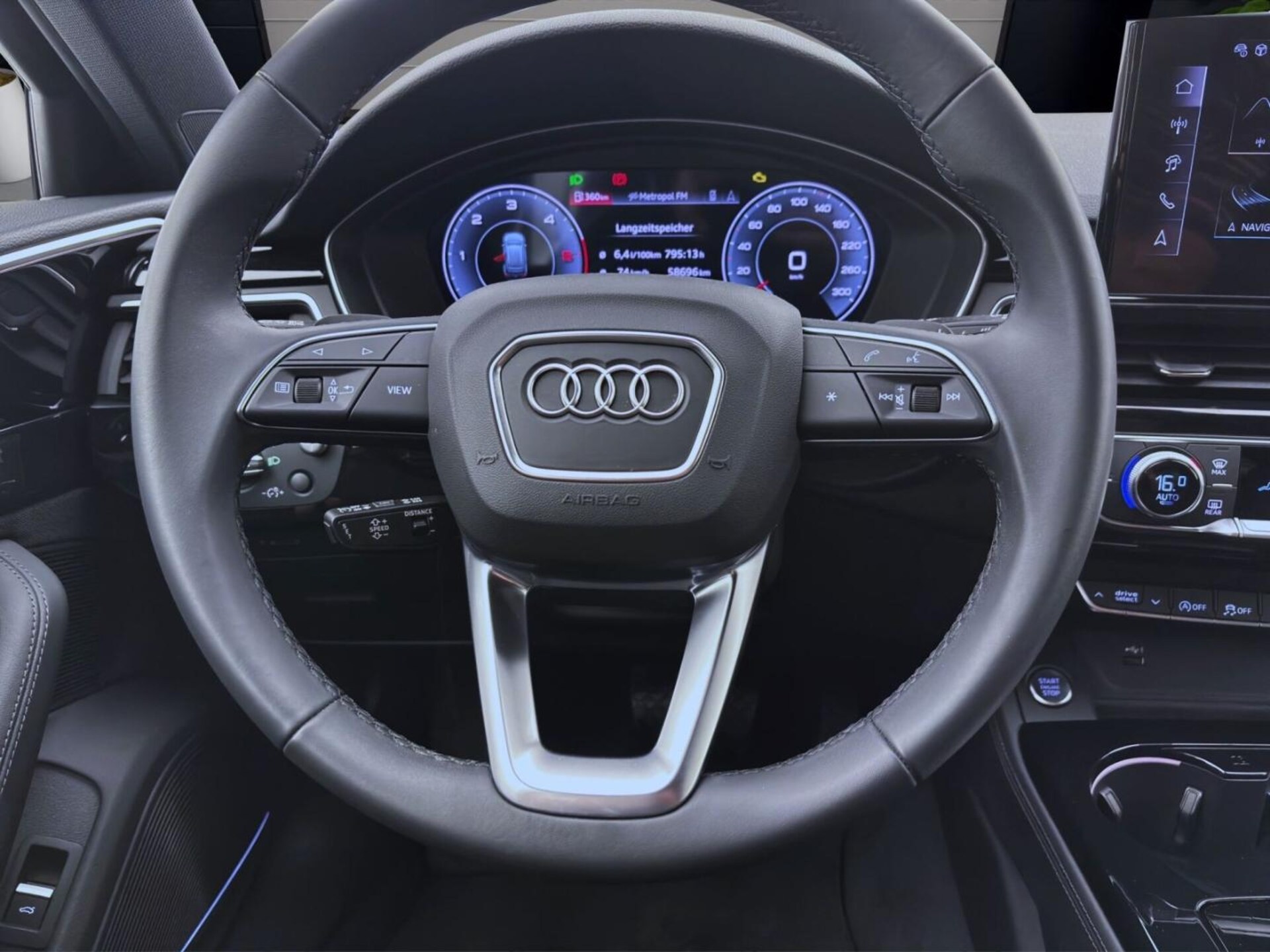 Audi A4 Avant S line