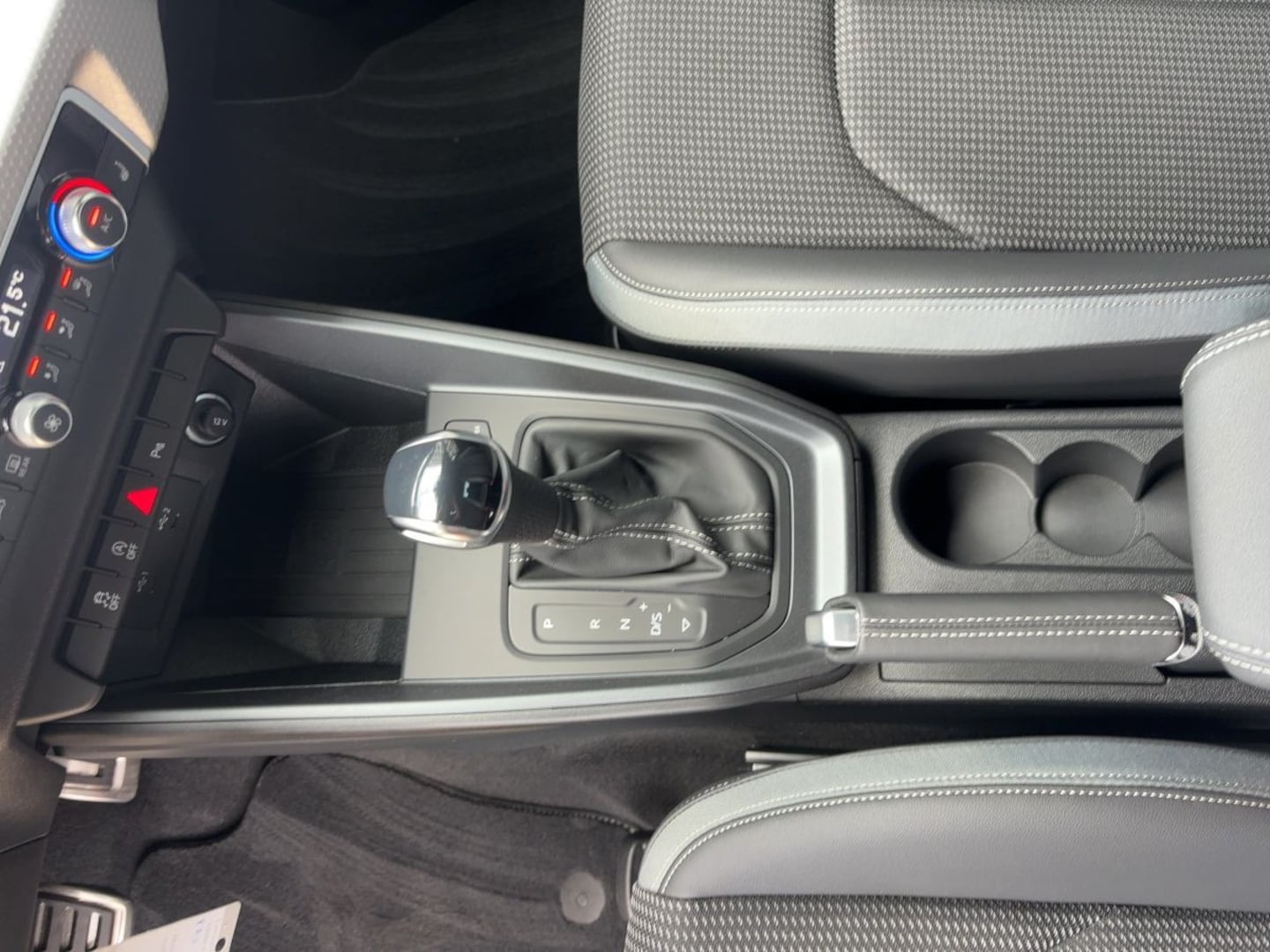 Bild über Audi A1 Sportback S line 25 TFSI S tronic - für weitere Informationen kontaktieren Sie den Audi Partner