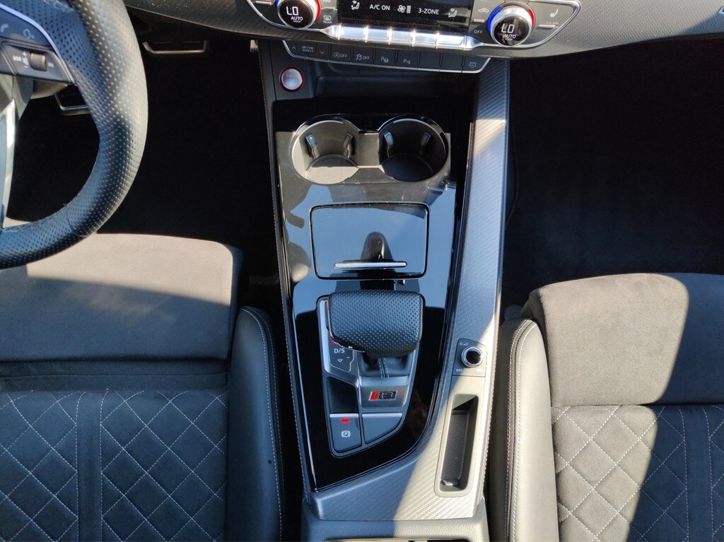 Image about Audi RS 4 Avant TFSI quattro tiptronic