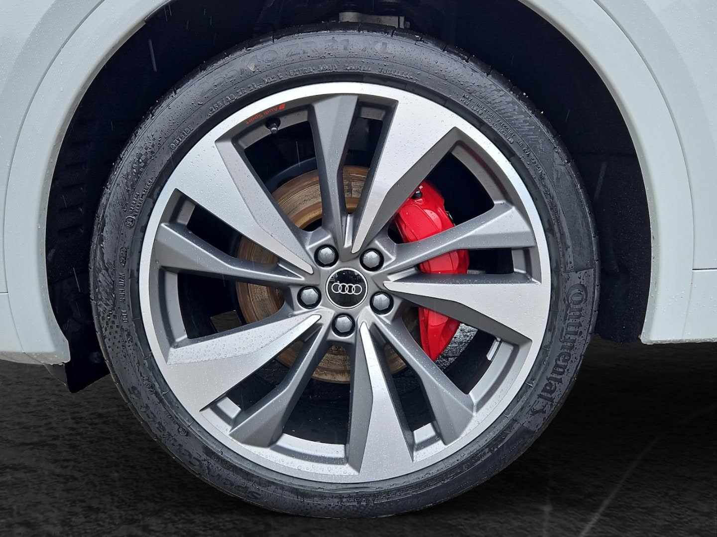 Bild über Audi Q5 Sportback TFSI e S line business 55 TFSI e quattro S tronic - für weitere Informationen kontaktieren Sie den Audi Partner
