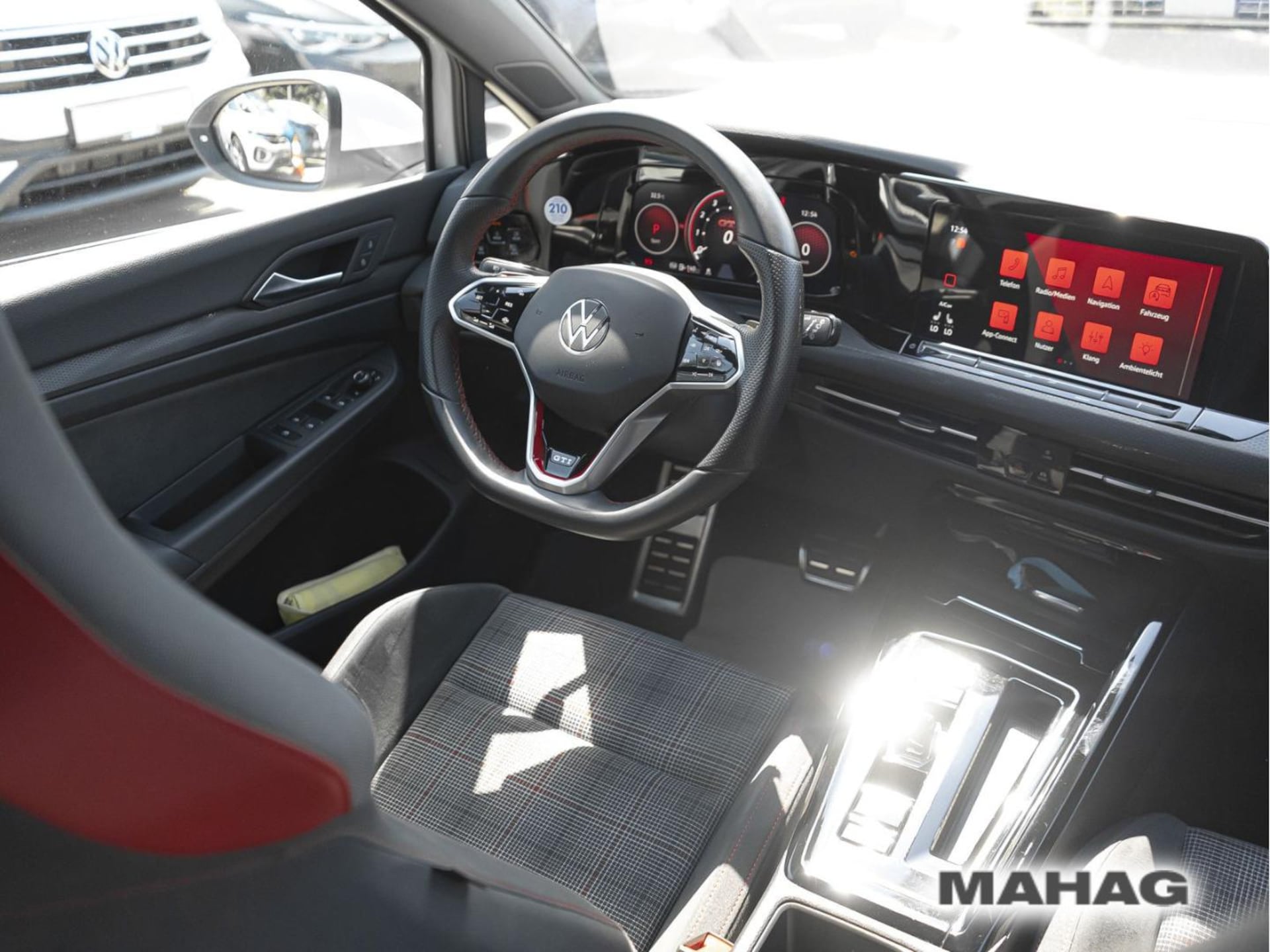 Volkswagen Golf GTI