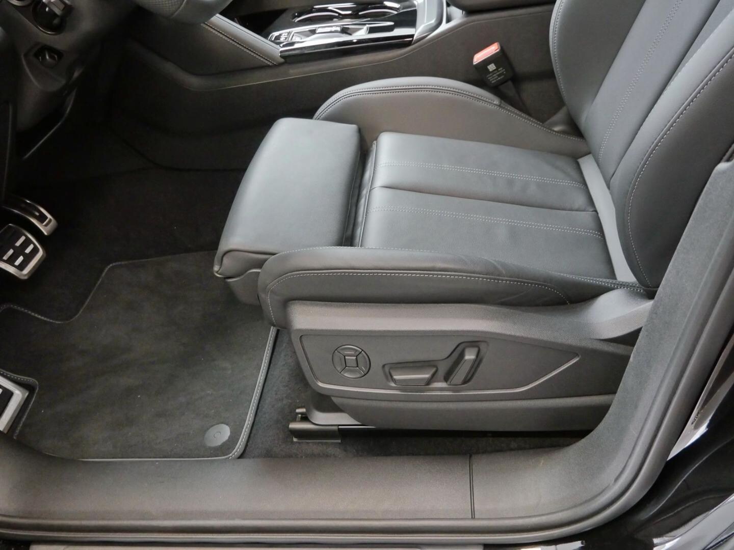 Bild über Audi Q5 Sportback TDI quattro 150 kW S tronic - für weitere Informationen kontaktieren Sie den Audi Partner