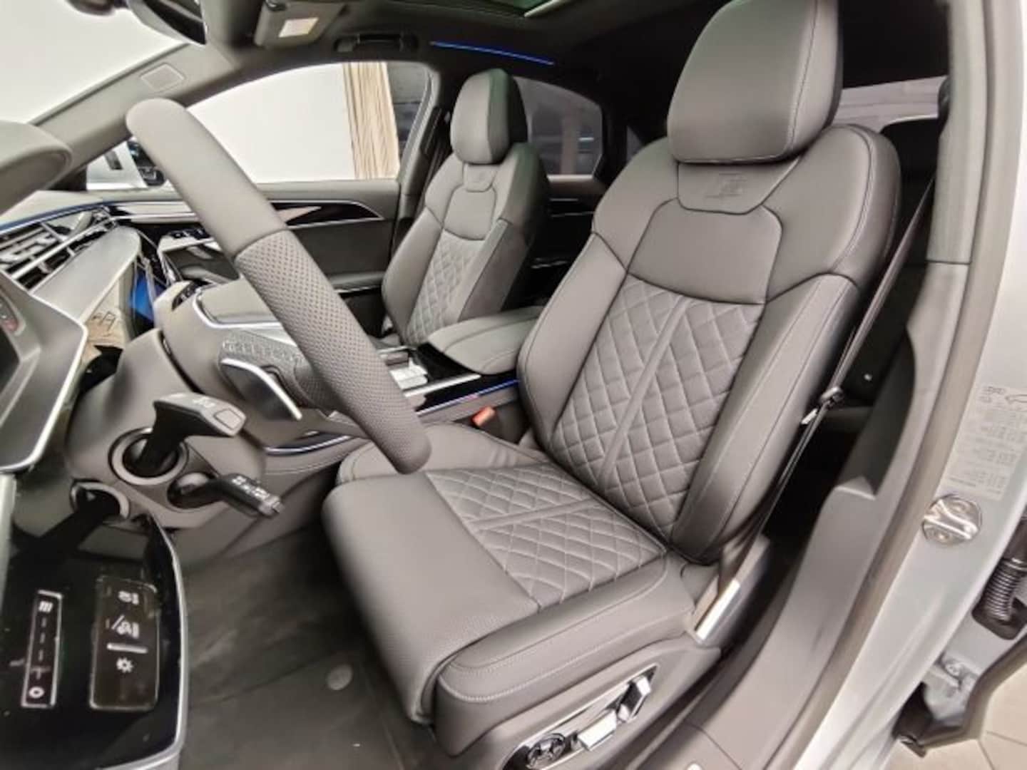 Bild über Audi A8 50 TDI quattro tiptronic - für weitere Informationen kontaktieren Sie den Audi Partner
