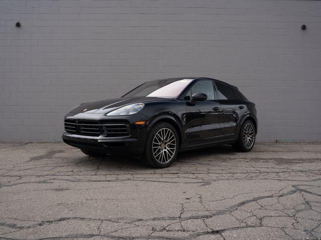 2023 Porsche Cayenne S's photo