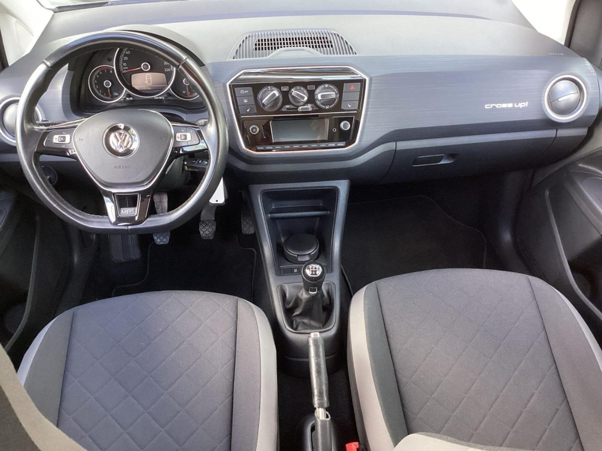 Volkswagen up! cross up!