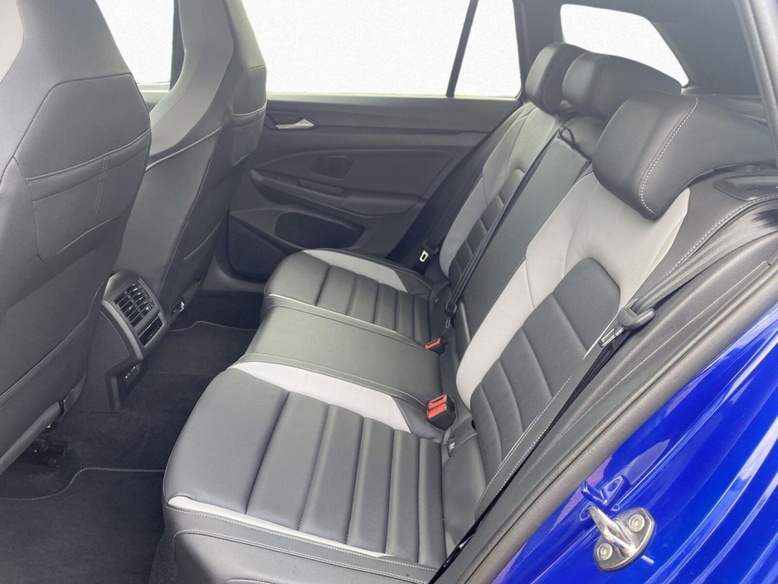 Volkswagen Golf Variant – Bild 11