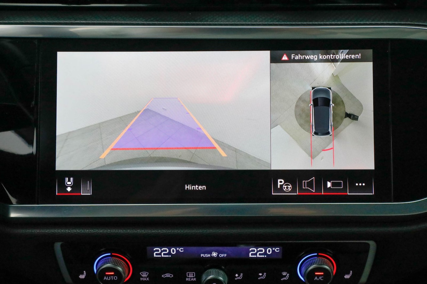 Bild über Audi Q3 advanced 40 TDI quattro S tronic - für weitere Informationen kontaktieren Sie den Audi Partner
