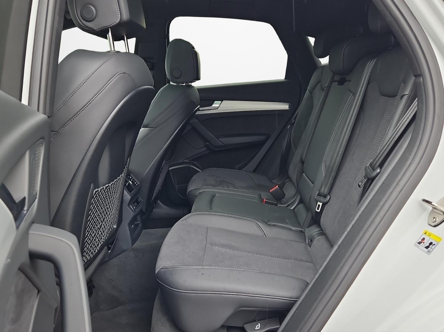 Bild über Audi Q5 Sportback TFSI e S line business 55 TFSI e quattro S tronic - für weitere Informationen kontaktieren Sie den Audi Partner